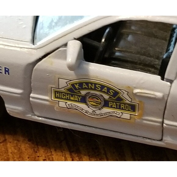 Kansas Highway Patrol Road Champs die cast police car 1:43 scale - Picture 3 of 11